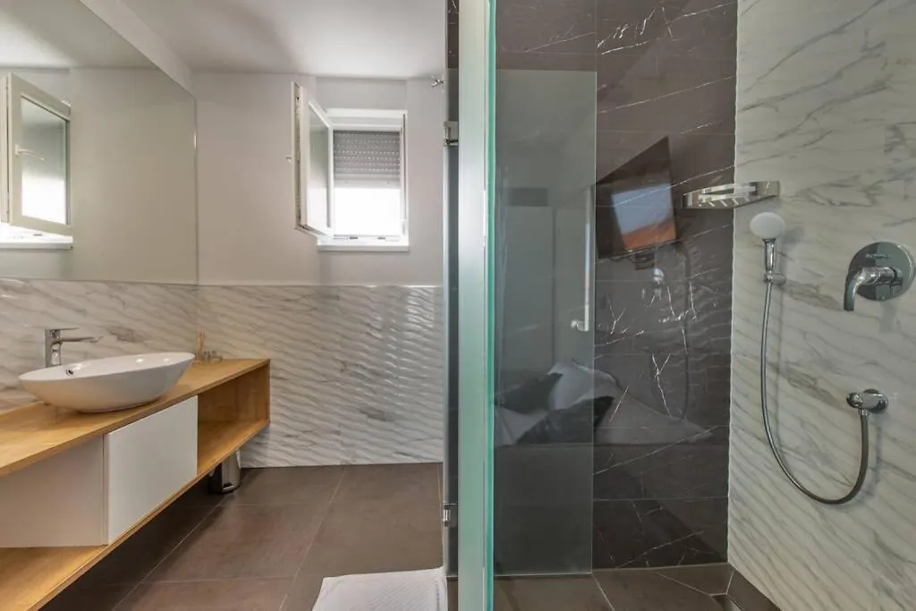 Villa Aurus - Luxury 5 Bedroom Vir