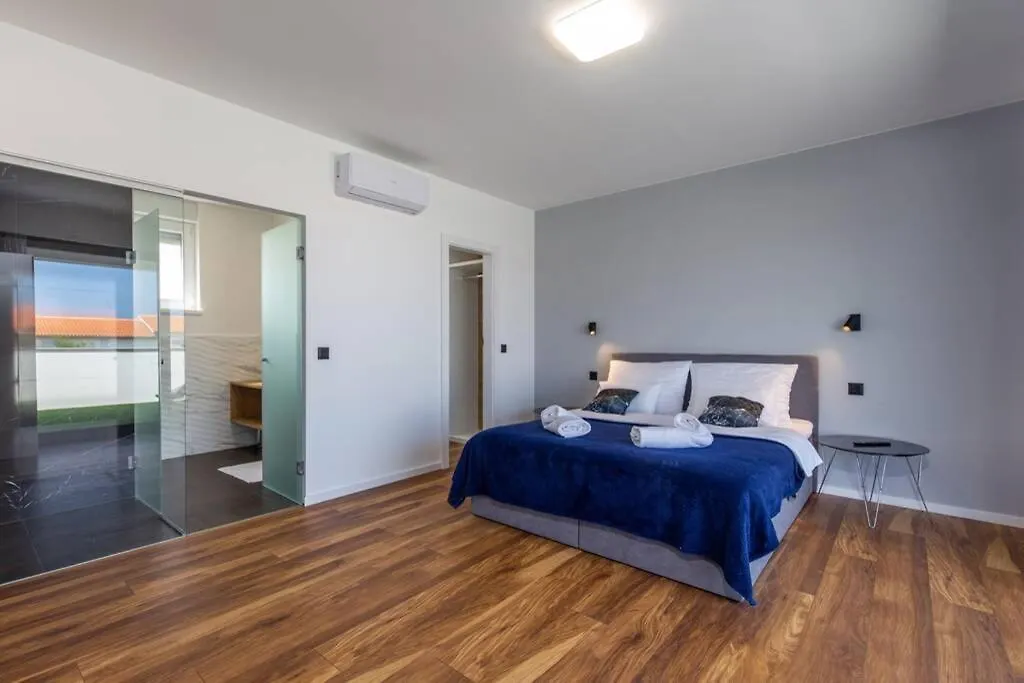 Villa Aurus - Luxury 5 Bedroom Vir Croatia